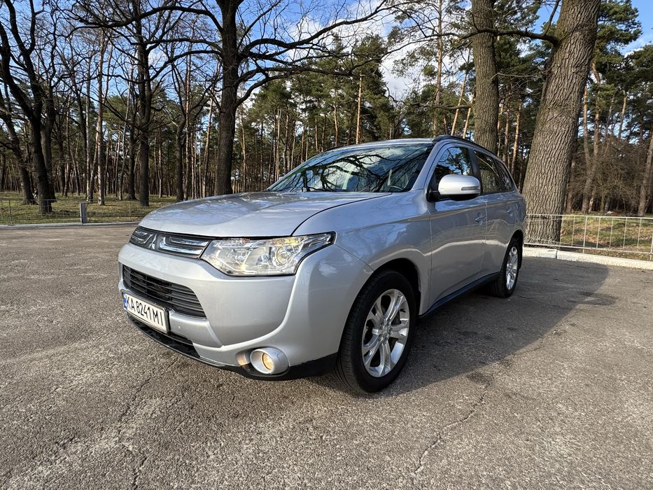Офіційний Mitsubishi Outlander 2.4 газ/бензин Автомат , повний привід