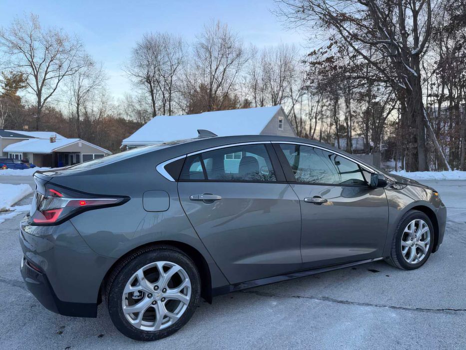 Chevrolet Volt Premier      2017