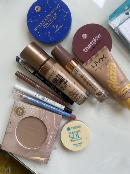 Zestaw kosmetyków bronzer podkład nyx mexmo