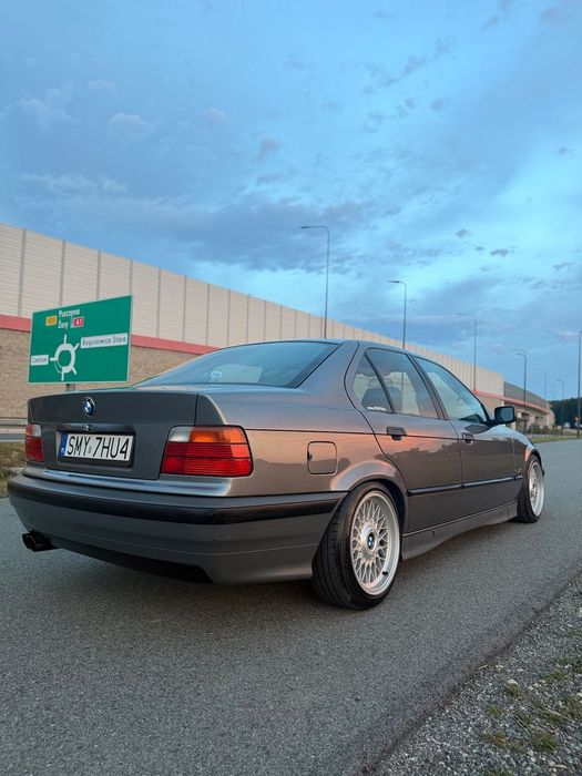 BMW Seria 3 E36 320i m50b20 ZDROWY sedan 1991r