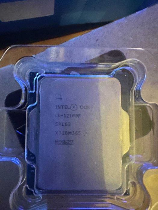 Intel Core i3‑12100F с кулером