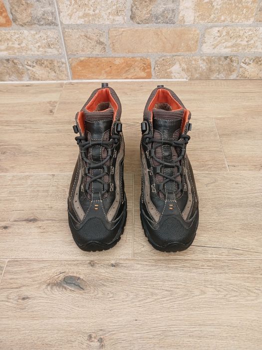 Ботинки Clarks р( 7,5) 41,5 (27,5 см) ц 1000 гр ориг.отл.сост.Gore-Tex