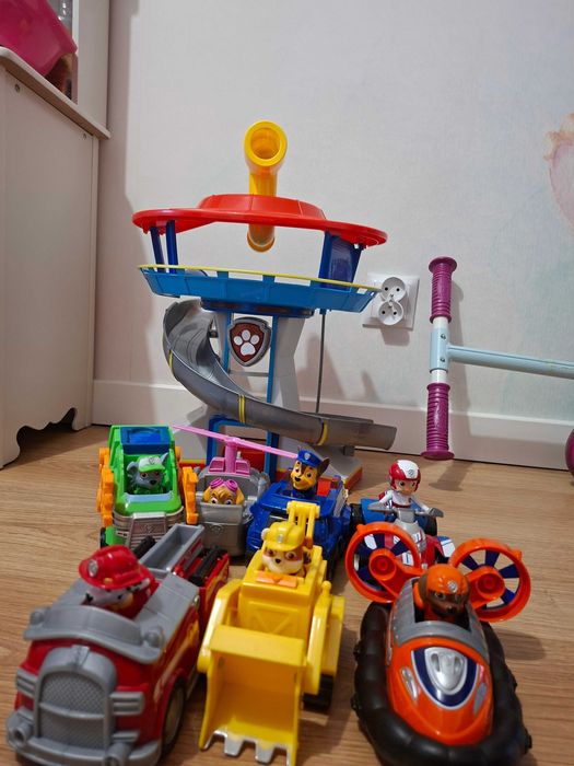 Baza Psiego Patrolu z pieskami