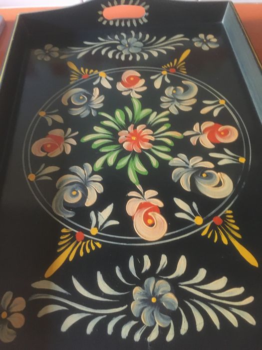 Tabuleiro pintado å mão