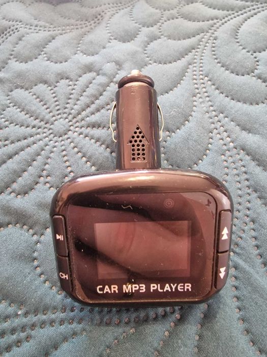 Transmiter, czytnik kart, USB do gniazda zapalniczki.