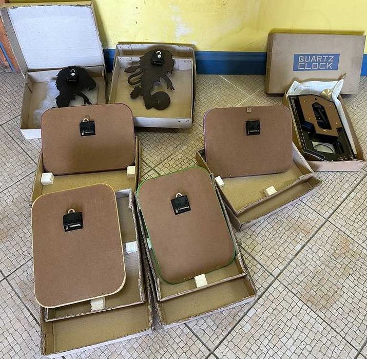 Relógios de parede de pilha (7+3)