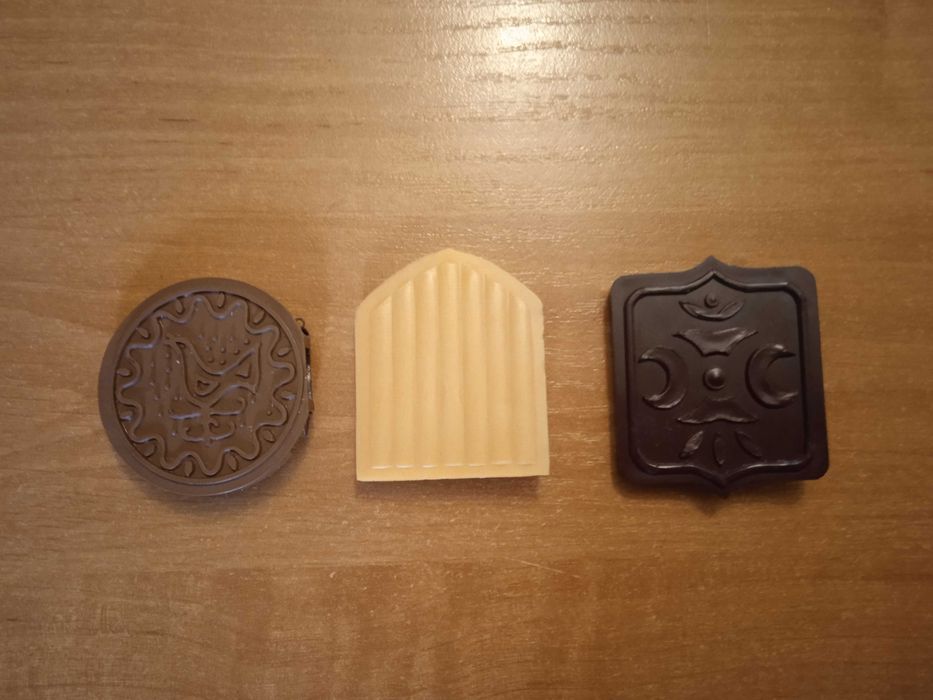 Продам дверцы птички для часов с кукушкой.