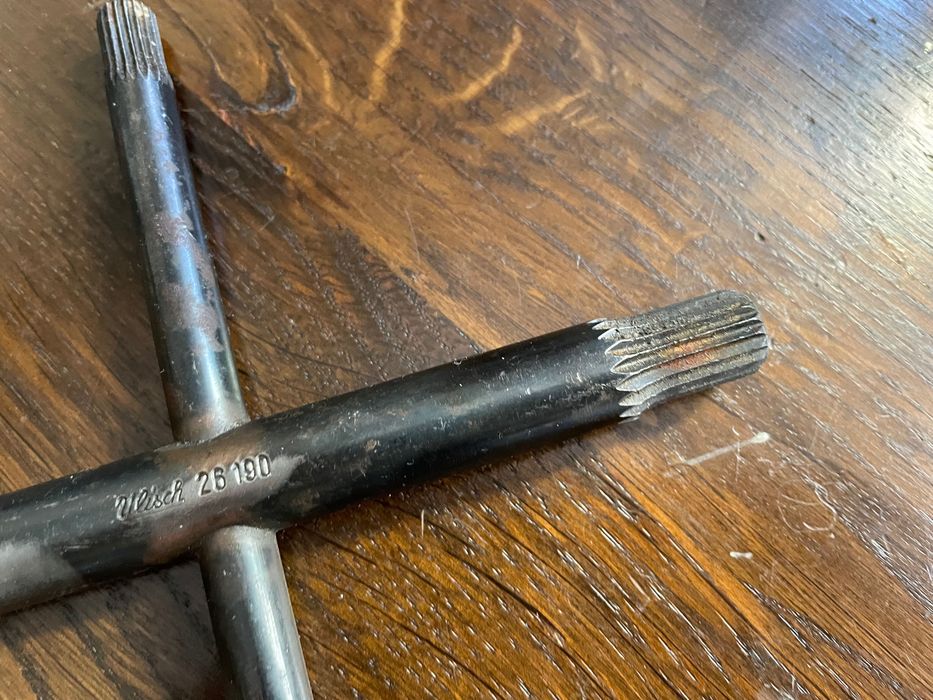 Stary klucz krzyżak sygnowany Ulisch 26 190