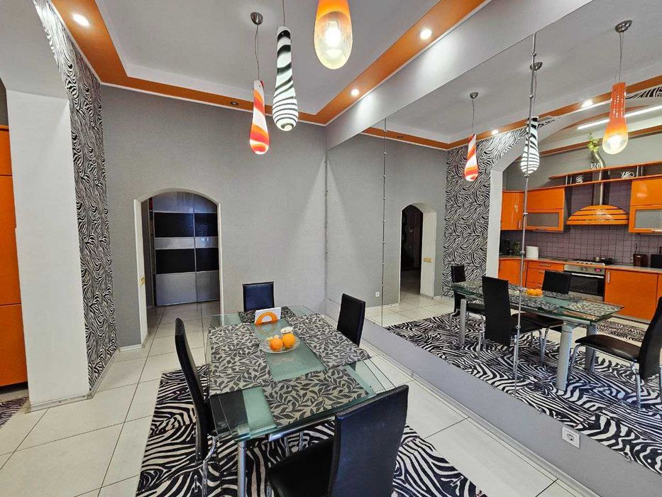 Продаж унікальної квартири на вул. Руська, поруч ЦУМ