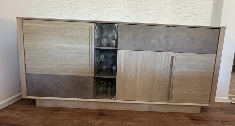 Móveis de sala , mesa de centro, mesa de jantar e aparador