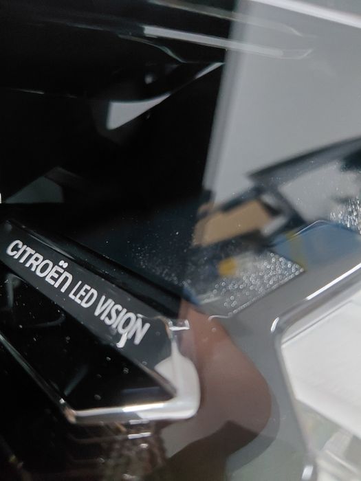 Farol Citroën E-C4 led vision lado direito