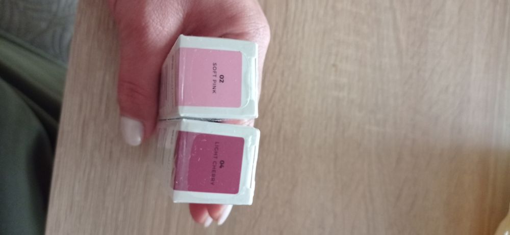 Błyszczyk balsam do ust AA WINGS of color pump It lip  plumper