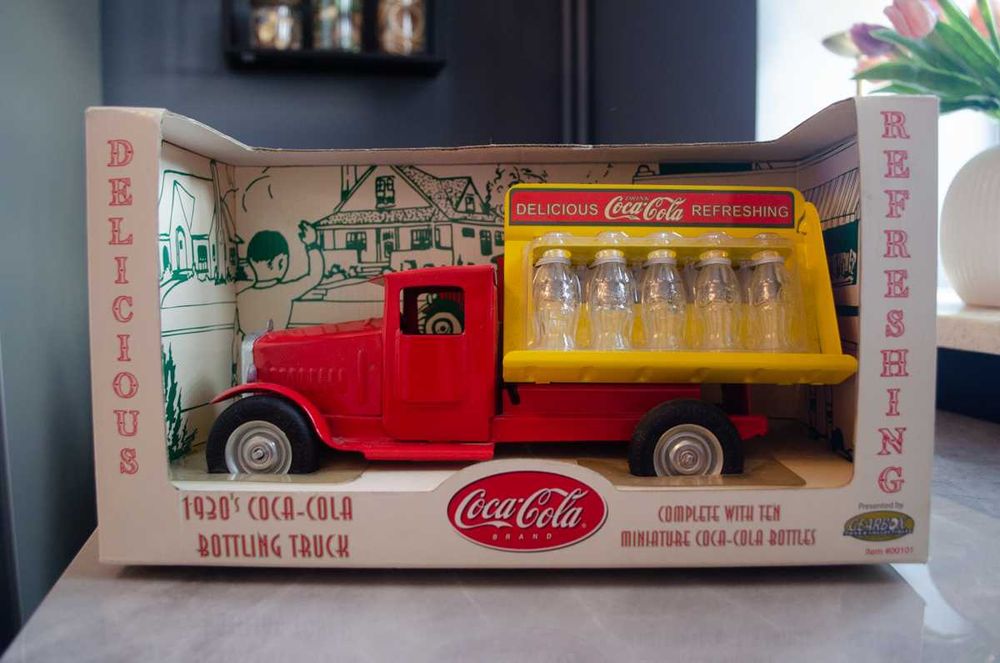 Велика модель вантажівка Coca-Cola (27 см) у стилі 1930-х років (нова)