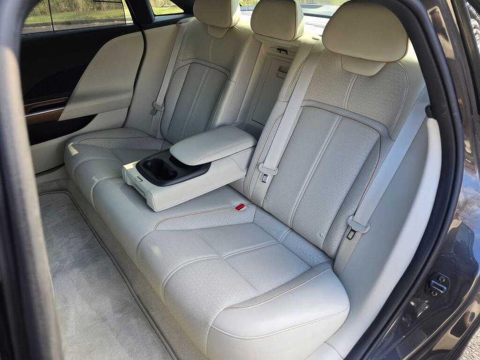 Lucid Air Grand Touring      2022