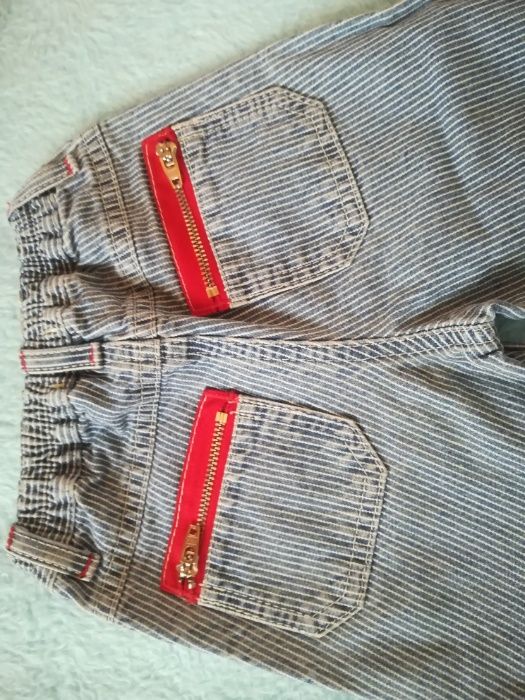 - Calças Benetton 9 meses novas