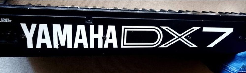 Syntezator muzyczny Yamaha dx7 2d