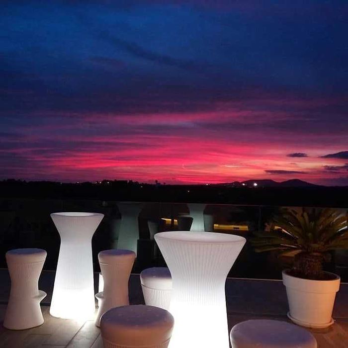 Mobiliario led bares vasos e mesas