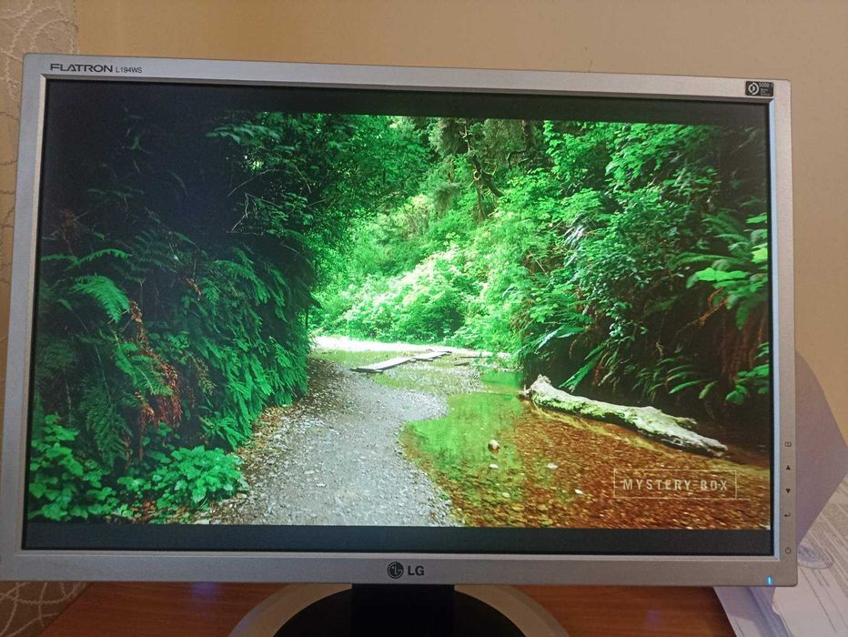 Продам монітор Lg l193ws