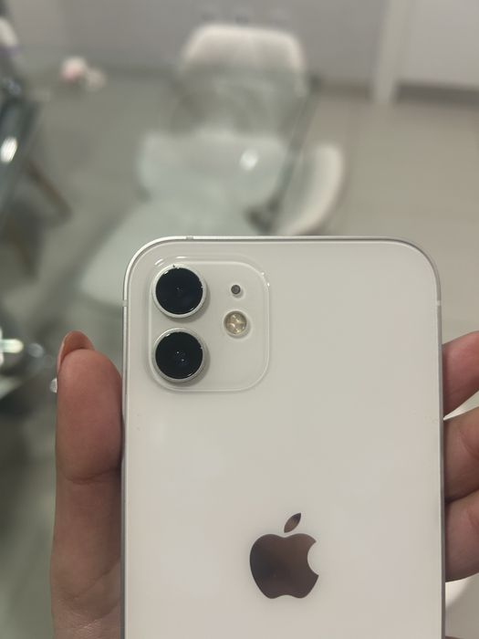 Iphone 12 64gb capacidade.