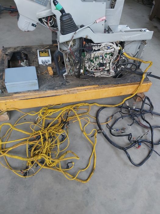Elementy kabiny Liebherr 904, wiązka, joystick - części