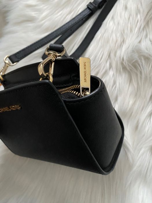 Torebka damska czarna mini Selma skórzana na ramię Michael Kors