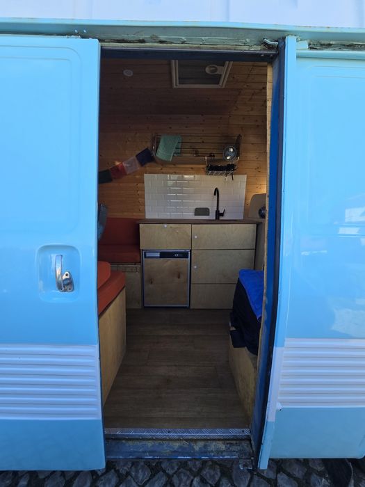 Caravana Clássica Peugeot J7