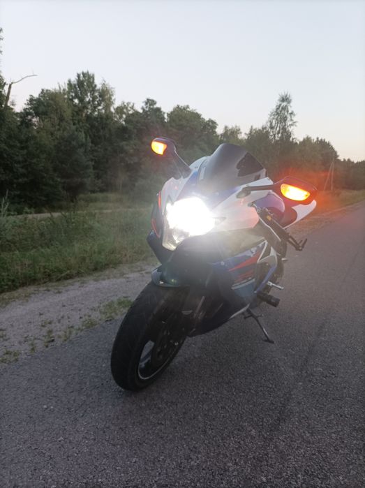 Suzuki GSX-R750 K7