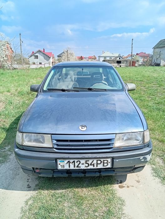 Продається Опель векта а,цікавить обмін на мото.
