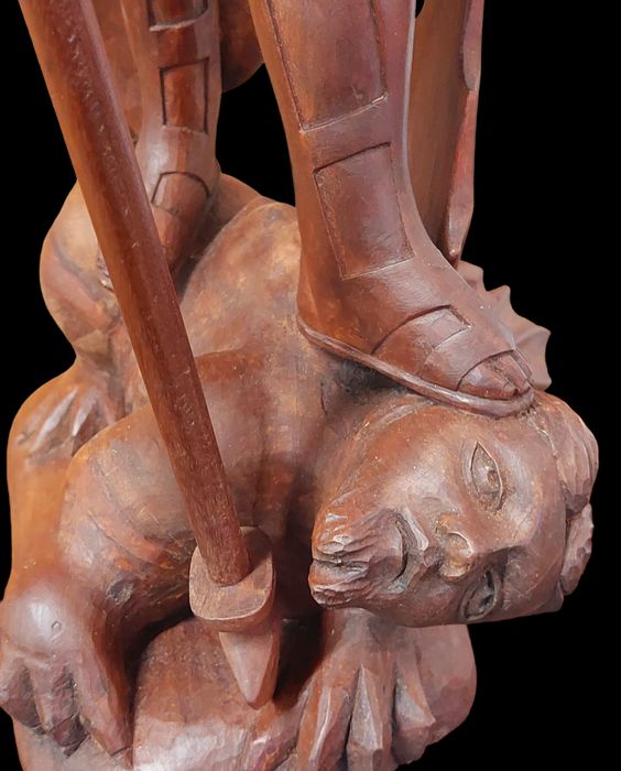 Arte Sacra Em madeira  São Miguel Arcanjo