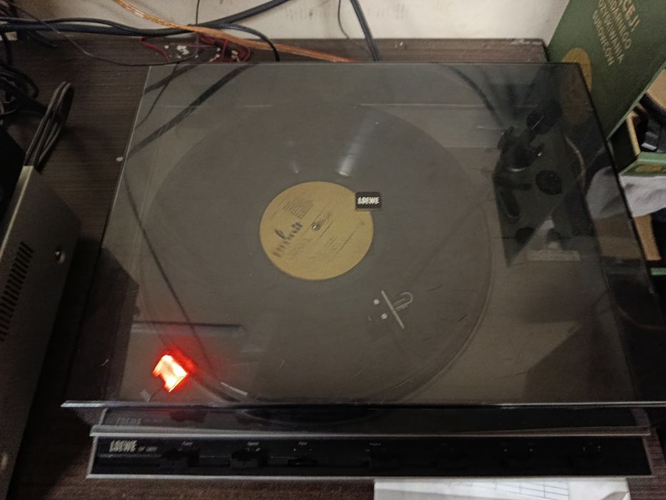 Gramofon loewe sp 3850