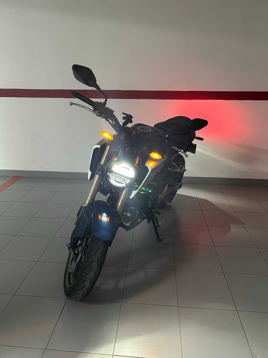Honda CB125R - 2021