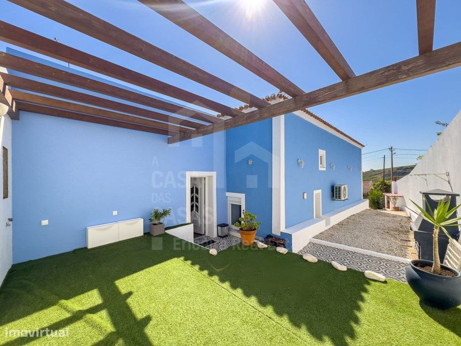 Vende Moradia T3 +1 - Ericeira 15 km, A Casa das Casas