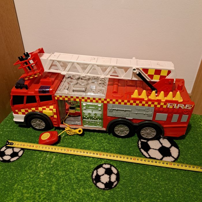 Duży samochód strażacki 56 cm