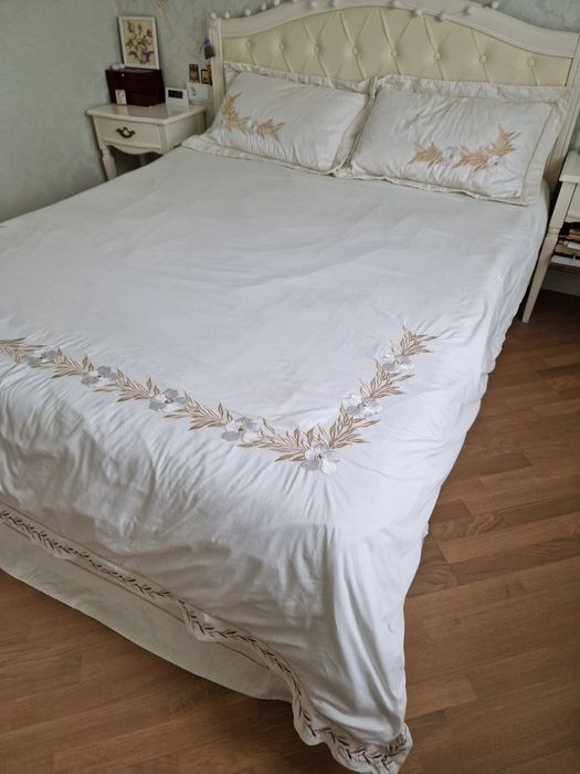 Покрывало с наволочками и наматрасником