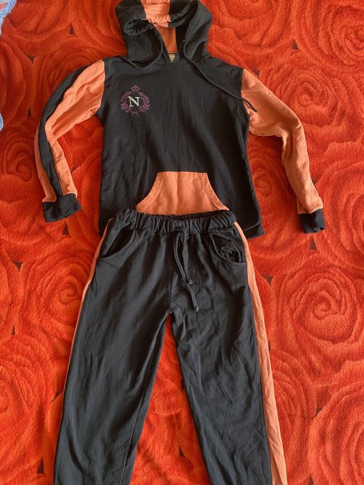 костюмы разные