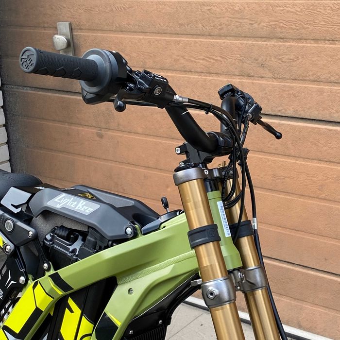 Surron Light Bee X 2025 Sage Green електробайк (пробіг 100 км)