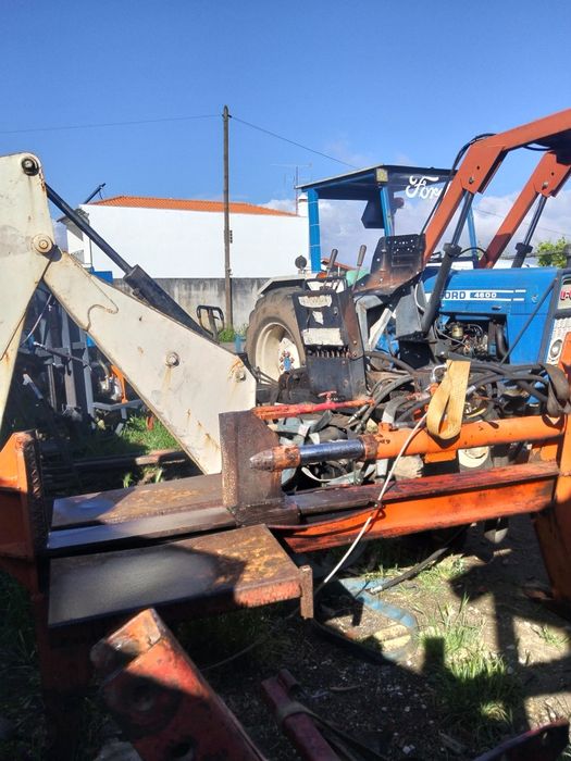 Vende se rachar a trabalhar