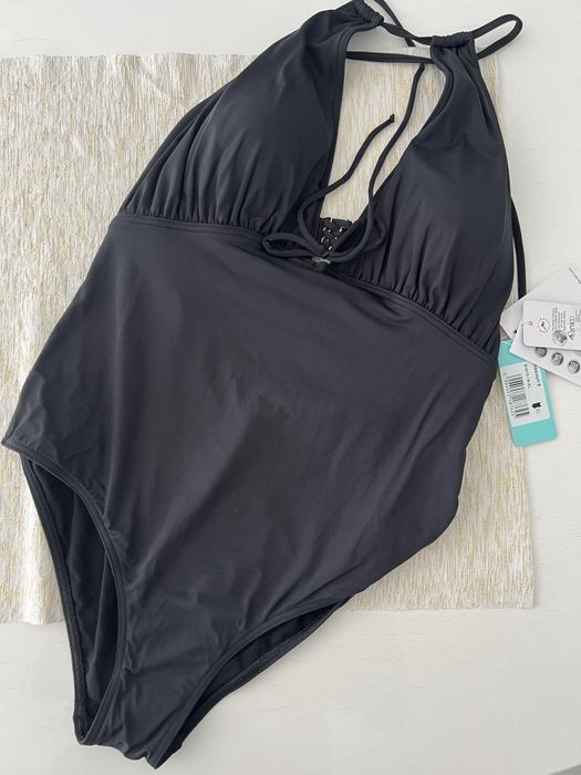 Nowy piękny strój kąpielowy