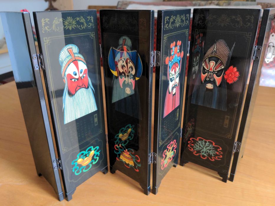 Mini biombo dobrável chinês de 6 painéis decorado com padrões coloridos de maquilhagem da Ópera de Pequim