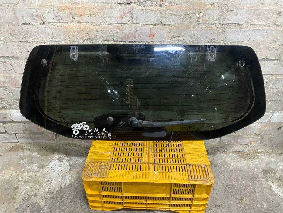 Скло кришки багажника ляди Nissan Pathfinder R51