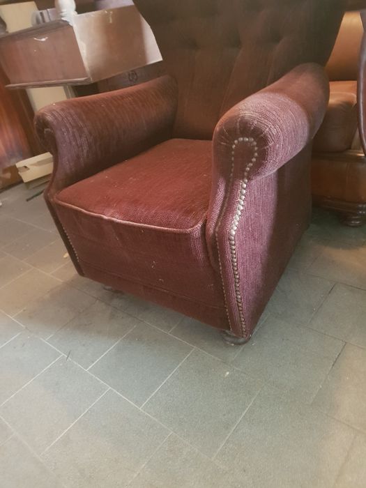 Senhorinha antiga em bom estado