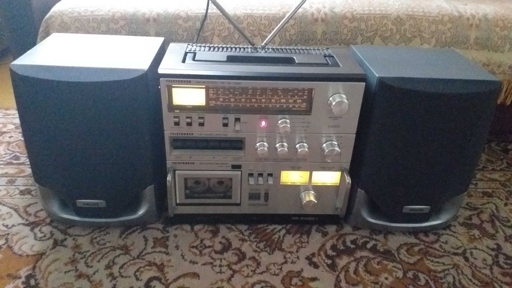 Stary radiomagnetofon Telefunken