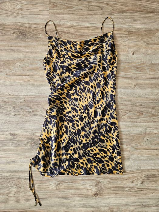 Sukienka mini krótka satynowa śliska panterka lato lejący dekolt M