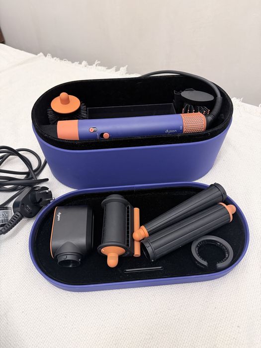Продам Dyson Airwrap i.d Multi-Styler and Dryer Straight to Wavy Blue/Topaz