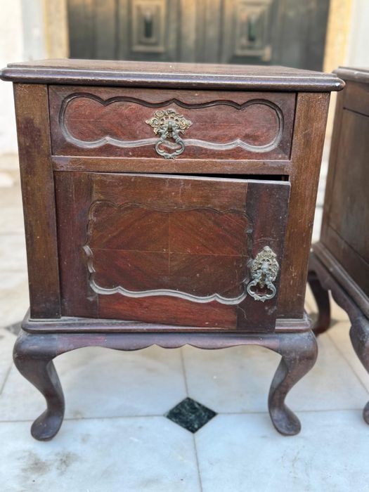 Moveis originais ( 1 precisa de algum restauro)