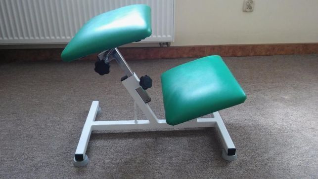 Gimnastyka korekcyjna, skolioza, przyrząd do ćwiczeń elongacyjnych