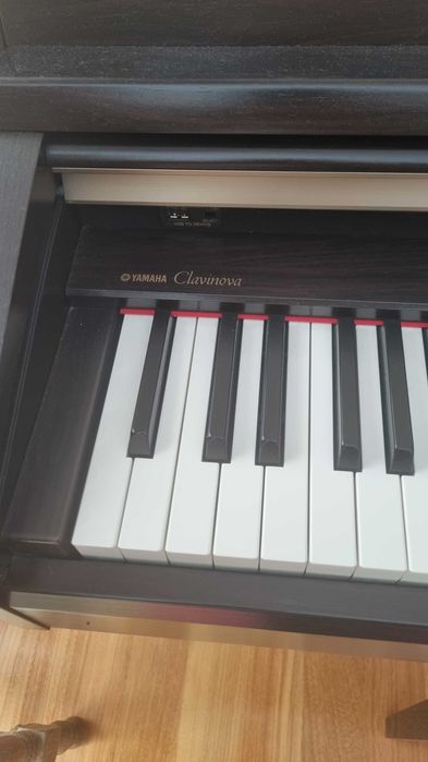Piano digital Yamaha (Clavinova)