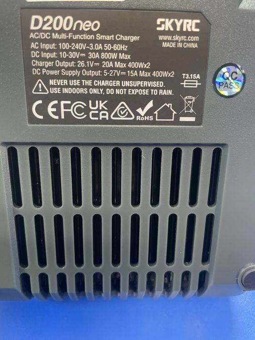 Зарядное устройство универсальное дуо SkyRC D200neo 200W/800W с блоком питания
