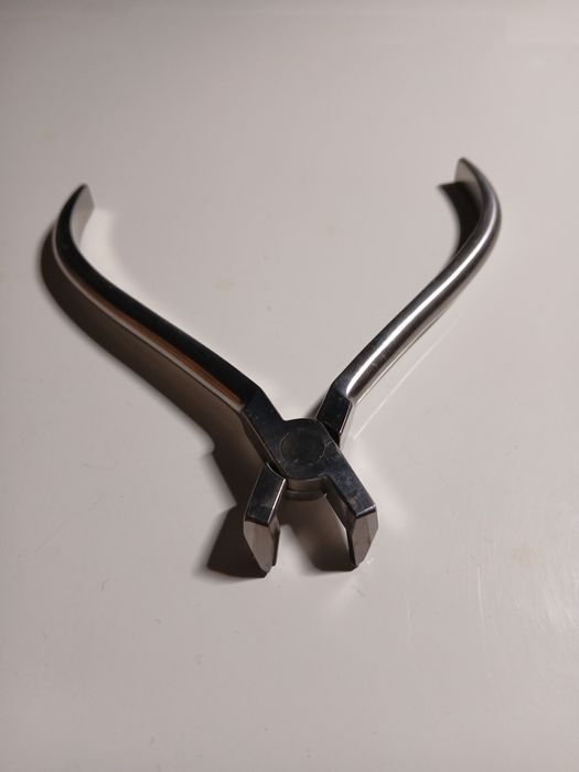 Kleszcze ortodontyczne