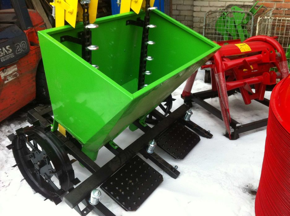 Картоплесаджалка саділка сажалка картофелесажалка Бомет